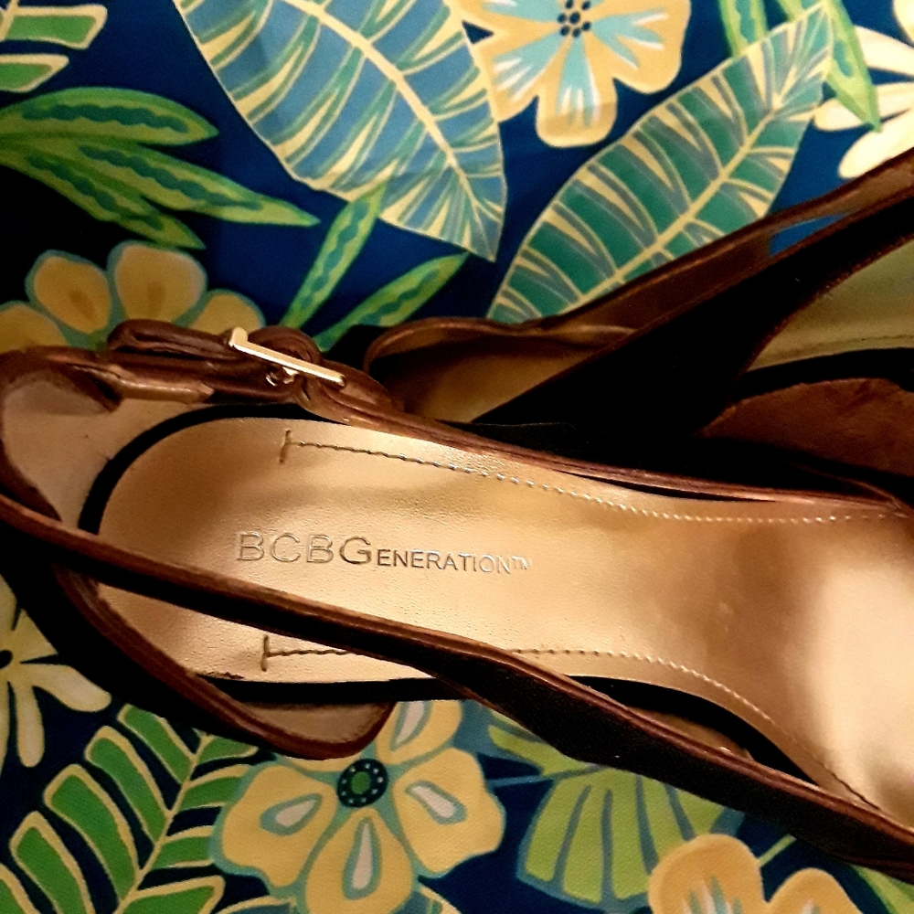 BCBGeneration Platform Sandals - Picture 6 of 8